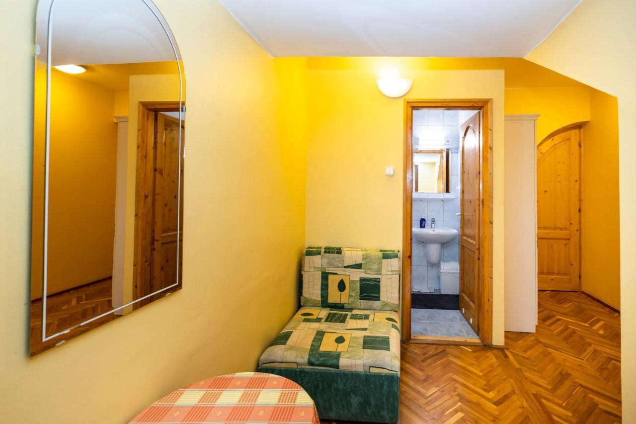 Cecey Vendeghaz Bed and Breakfast Eger Exteriör bild