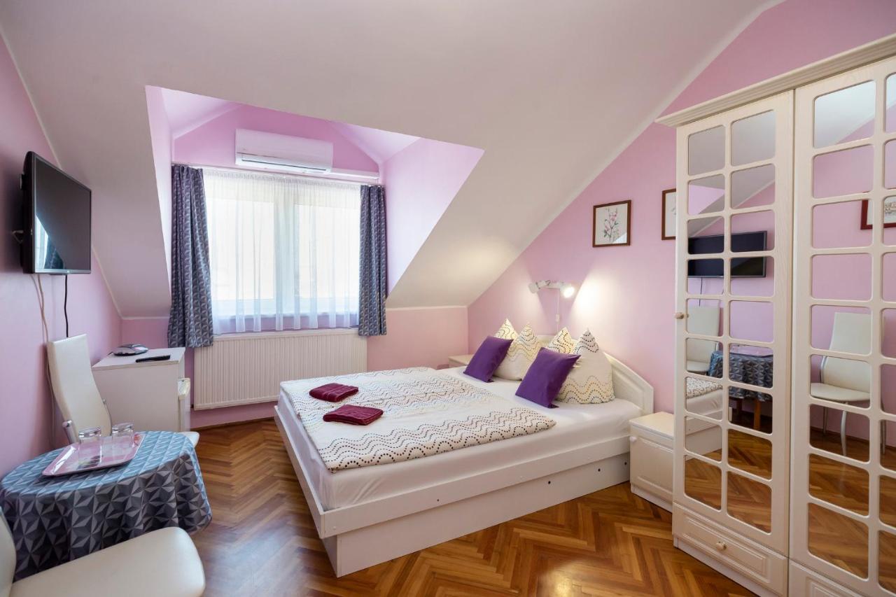 Cecey Vendeghaz Bed and Breakfast Eger Exteriör bild